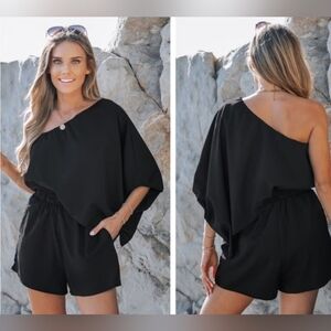 Asymmetrical one shoulder black shorts Cupshe romper